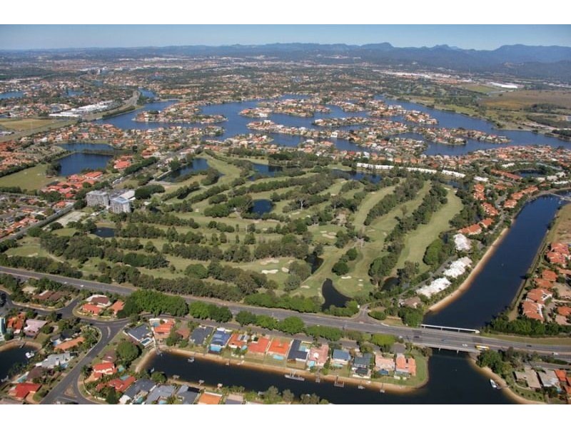 2 Cypress Drive, Broadbeach Waters QLD 4218