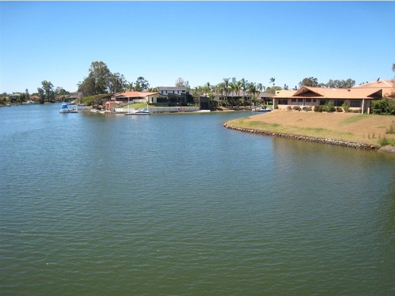 2 Cypress Drive, Broadbeach Waters QLD 4218