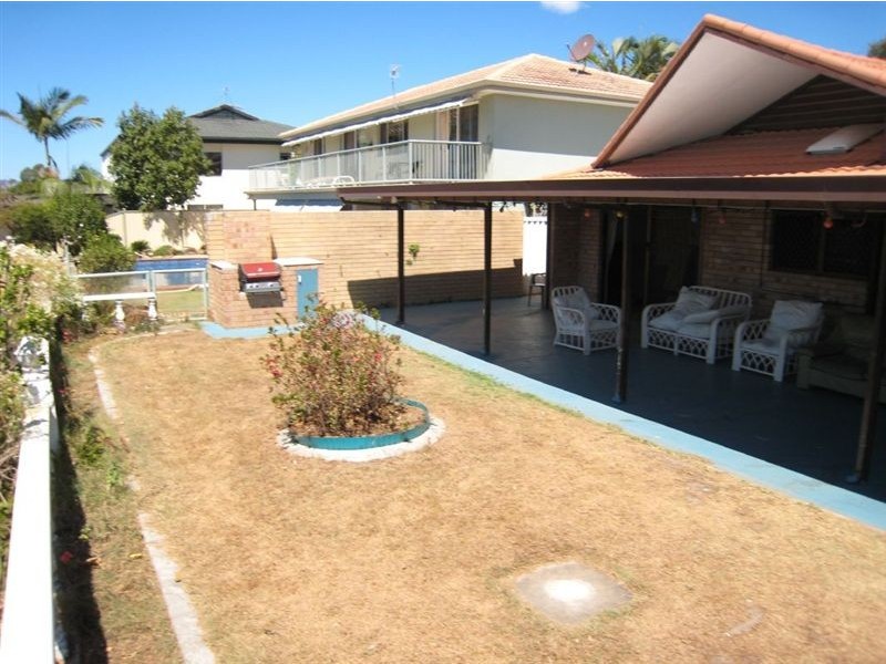 2 Cypress Drive, Broadbeach Waters QLD 4218