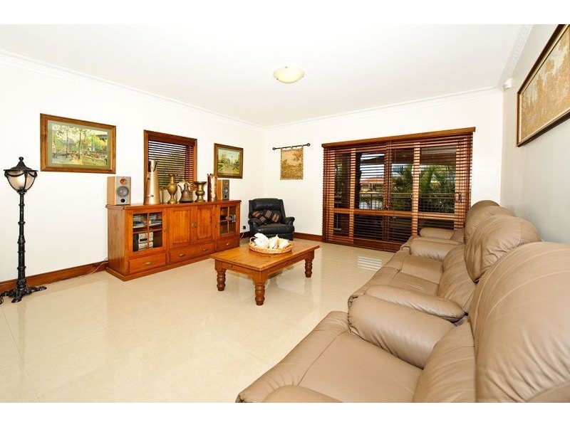 12 Fitzwilliam Street, Carrara QLD 4211