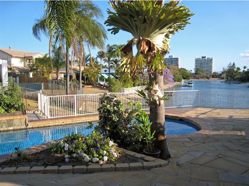 42 Merrimac Blvd, Broadbeach Waters QLD 4218