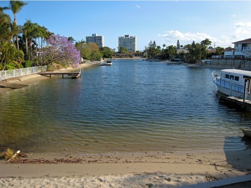 42 Merrimac Blvd, Broadbeach Waters QLD 4218