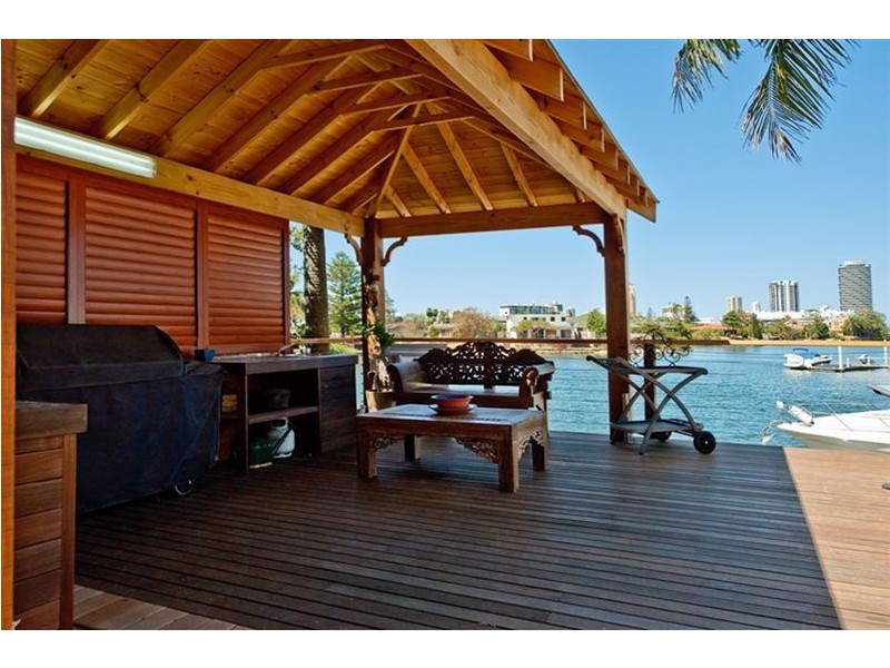62 Clear Island Road, Broadbeach Waters QLD 4218