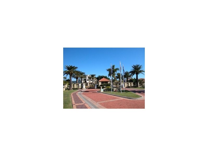 32 Istana View, Clear Island Waters QLD 4226