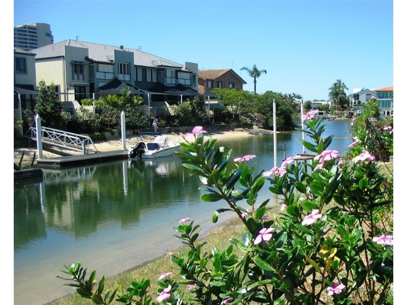 2/8 Havana Key, Broadbeach Waters QLD 4218