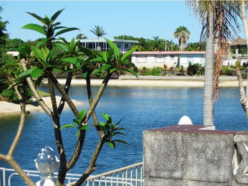 132 Monaco Street, Broadbeach Waters QLD 4218