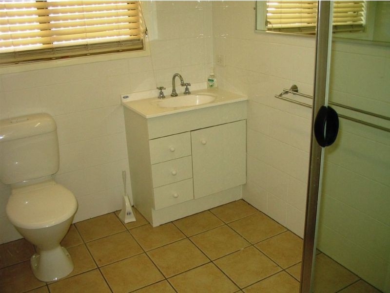 28 Bermuda Street,, Broadbeach Waters QLD 4218