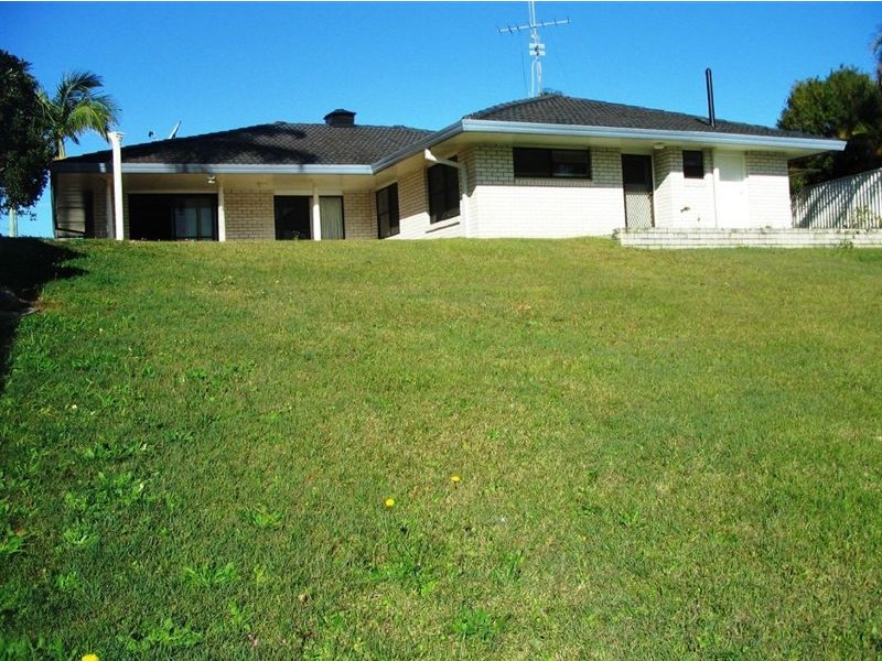 28 Bermuda Street,, Broadbeach Waters QLD 4218
