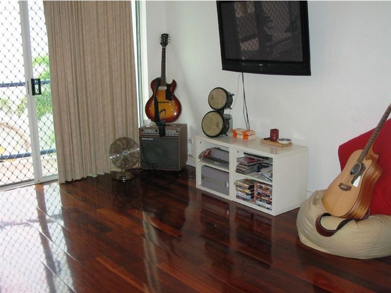 15/193 Surf Parade, Broadbeach QLD 4218