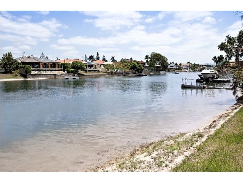 34 Bermuda Street, Broadbeach Waters QLD 4218