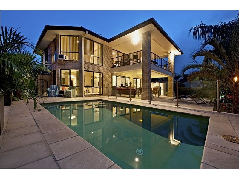 34 Bermuda Street, Broadbeach Waters QLD 4218