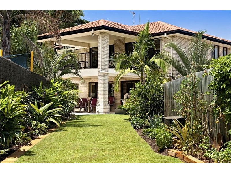 34 Bermuda Street, Broadbeach Waters QLD 4218