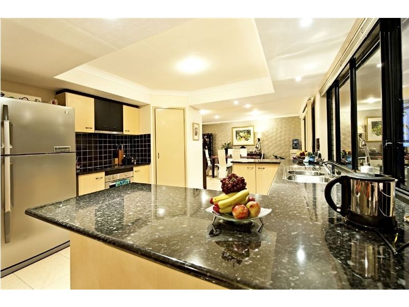 34 Bermuda Street, Broadbeach Waters QLD 4218