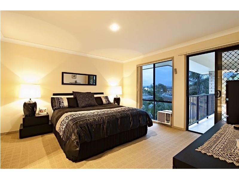34 Bermuda Street, Broadbeach Waters QLD 4218