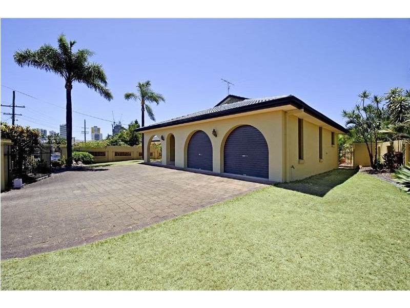 38 Merrimac Boulevard, Broadbeach Waters QLD 4218