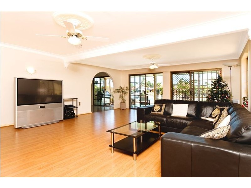 38 Merrimac Boulevard, Broadbeach Waters QLD 4218