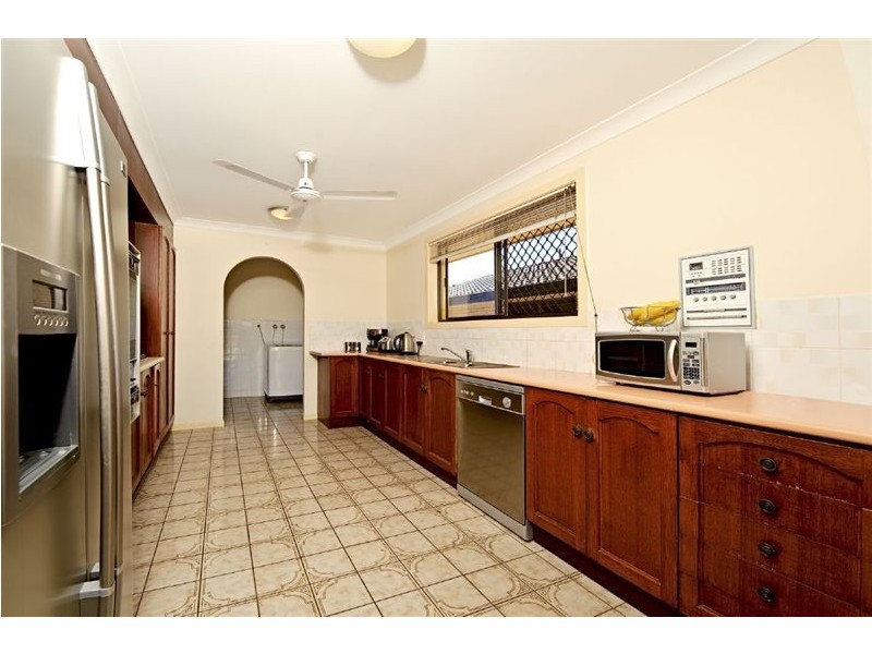 38 Merrimac Boulevard, Broadbeach Waters QLD 4218