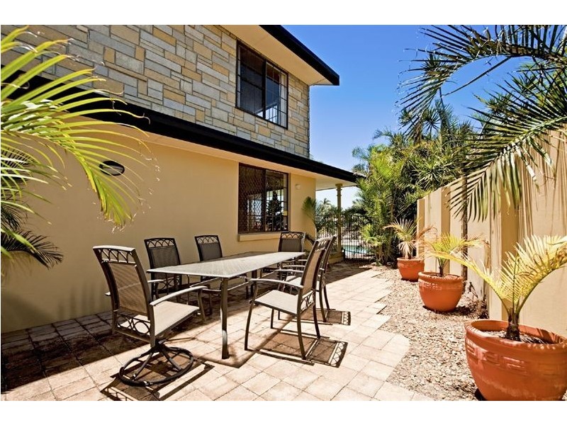 38 Merrimac Boulevard, Broadbeach Waters QLD 4218