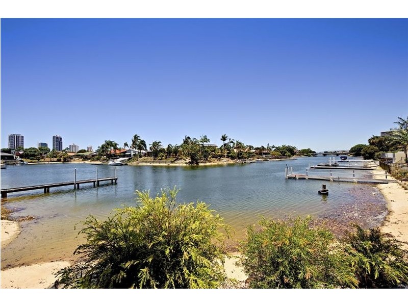 38 Merrimac Boulevard, Broadbeach Waters QLD 4218