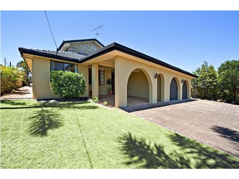 38 Merrimac Boulevard, Broadbeach Waters QLD 4218
