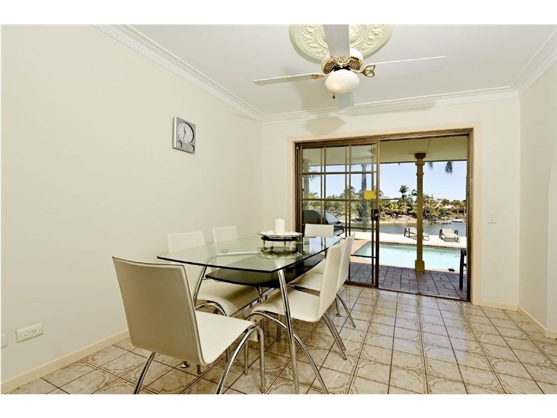 38 Merrimac Boulevard, Broadbeach Waters QLD 4218
