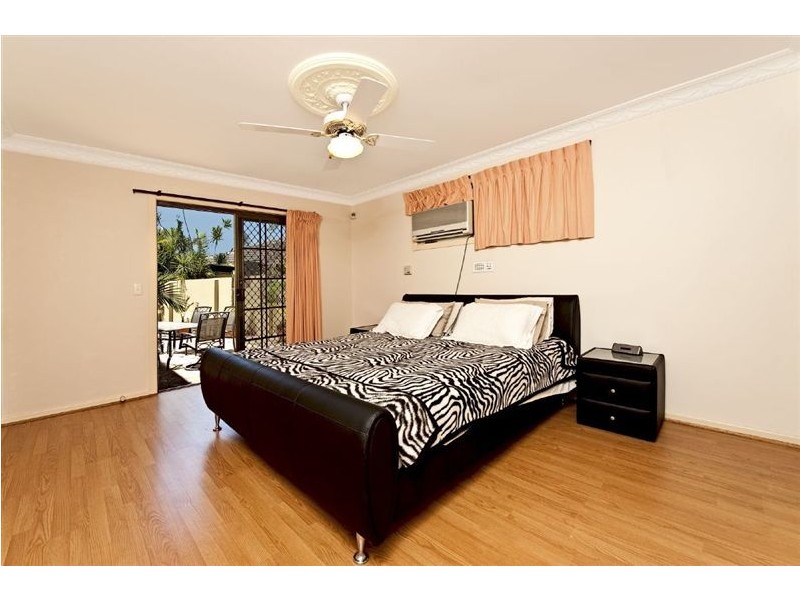 38 Merrimac Boulevard, Broadbeach Waters QLD 4218