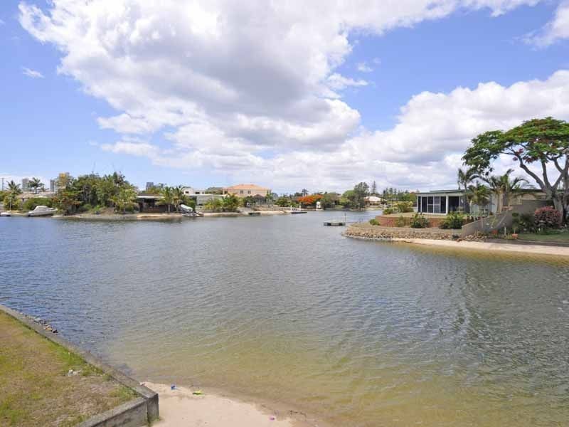 14 Palmetto Court, Broadbeach Waters QLD 4218