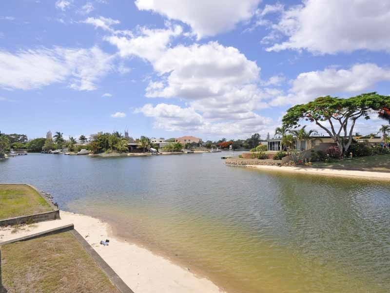 14 Palmetto Court, Broadbeach Waters QLD 4218