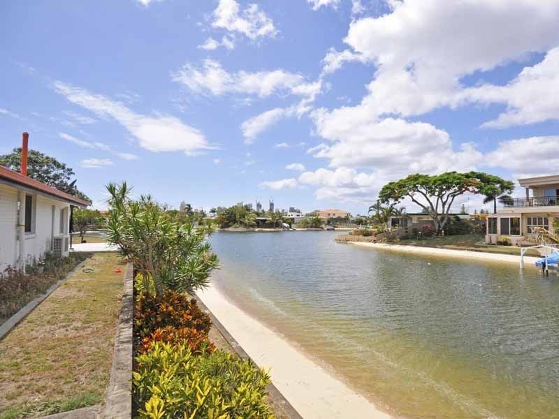 14 Palmetto Court, Broadbeach Waters QLD 4218