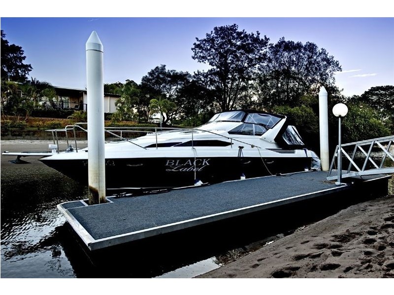 12 Buena Vista Court, Broadbeach Waters QLD 4218