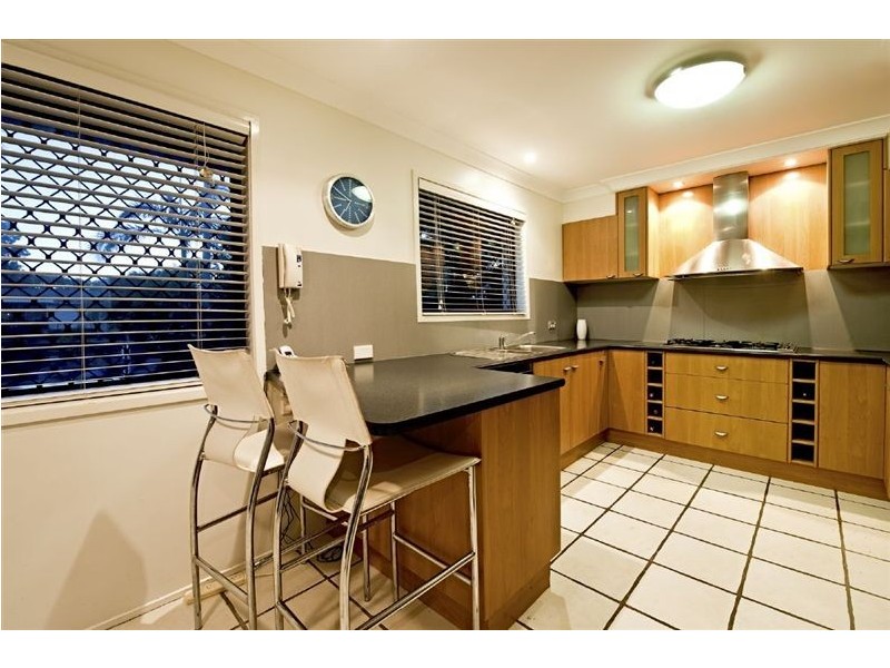 12 Buena Vista Court, Broadbeach Waters QLD 4218