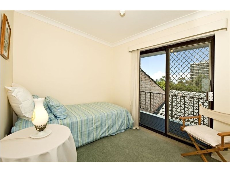 6/49-51 Hooker Boulevard, Broadbeach Waters QLD 4218