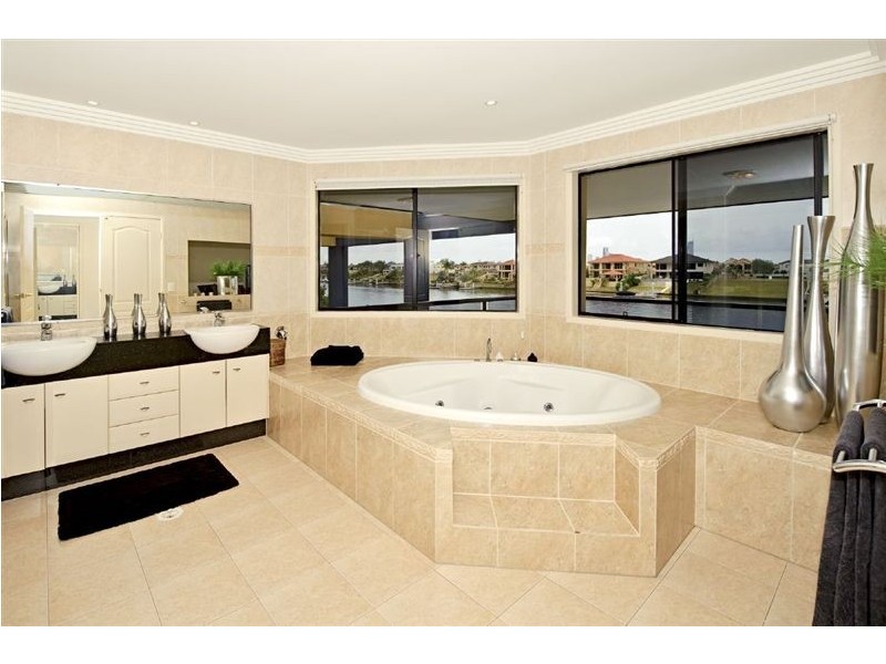 48 Fitzwilliam Street, Carrara QLD 4211