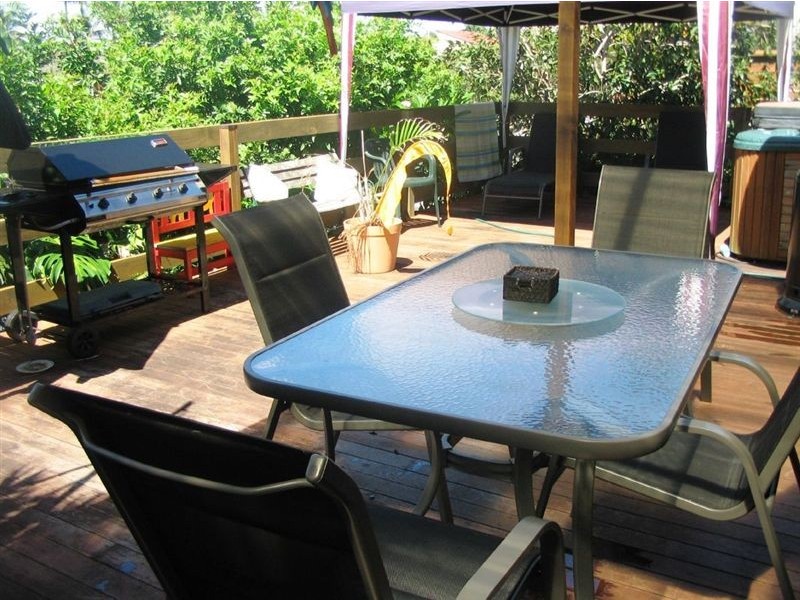 4 Pensacola Court, Broadbeach Waters QLD 4218