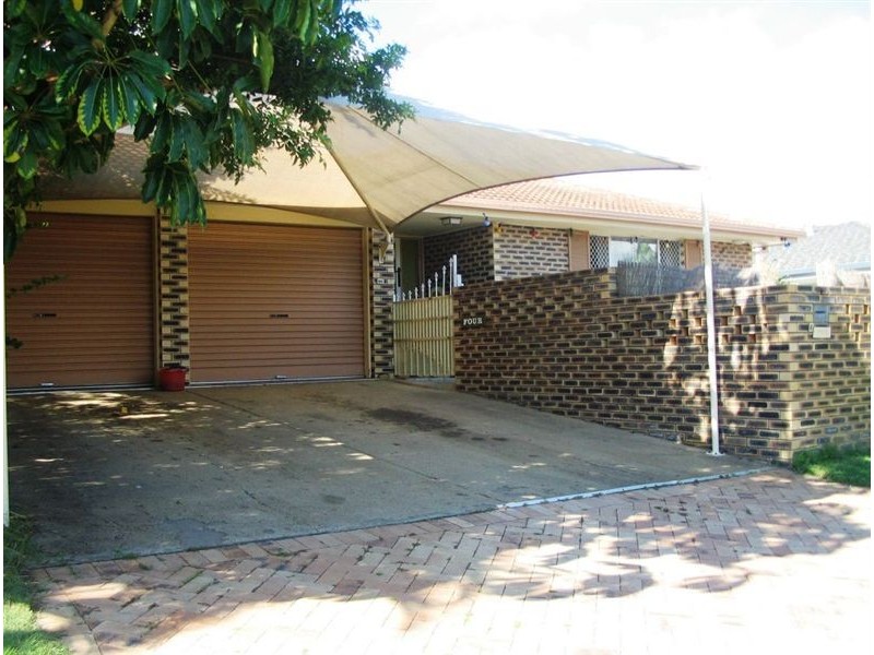 4 Pensacola Court, Broadbeach Waters QLD 4218