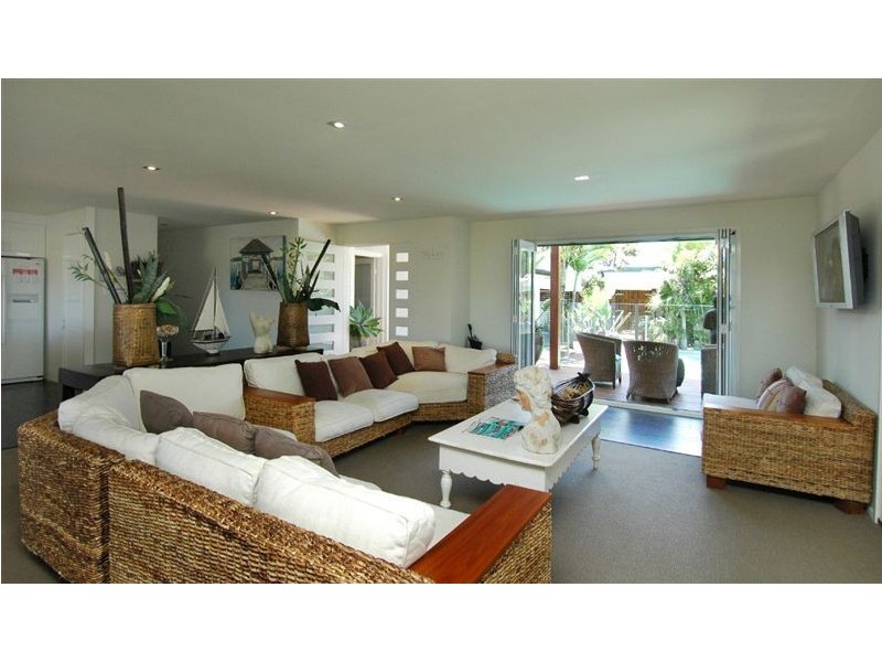 96 Hooker Boulevard, Mermaid Waters QLD 4218