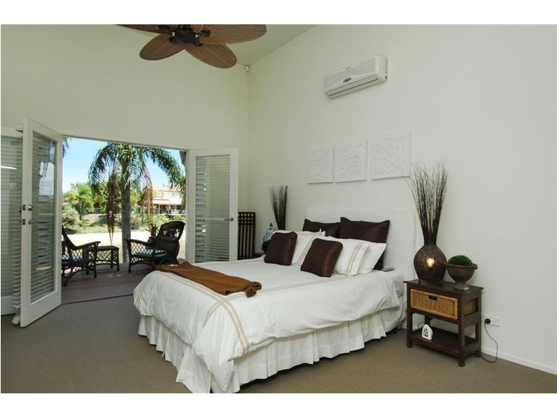 96 Hooker Boulevard, Mermaid Waters QLD 4218