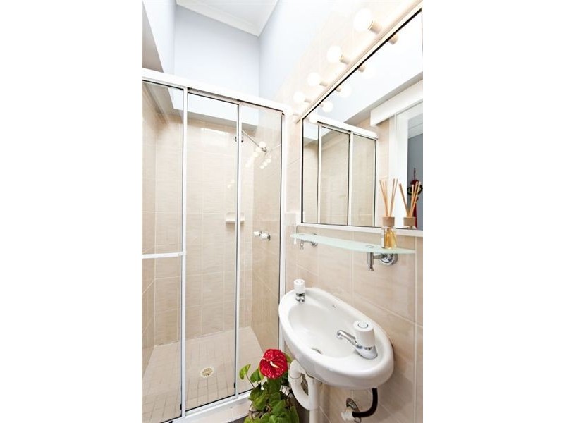 3/4 Orvieto Avenue, Mermaid Waters QLD 4218