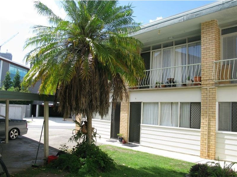 2/3 Miami Key, Broadbeach Waters QLD 4218