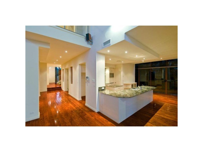 813 Legend Trail, Robina QLD 4226