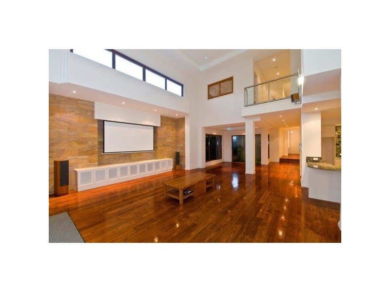 813 Legend Trail, Robina QLD 4226