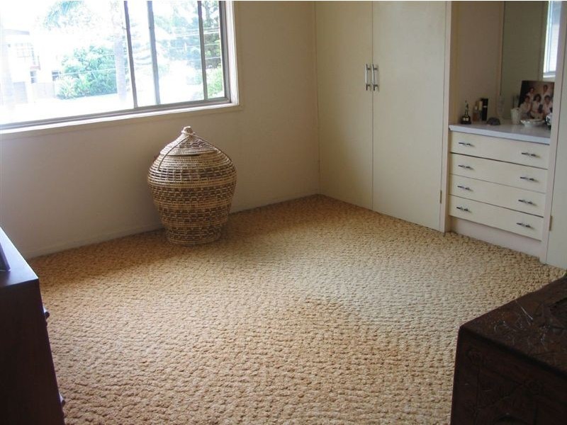 5 Sheridan Park Avenue, Broadbeach Waters QLD 4218