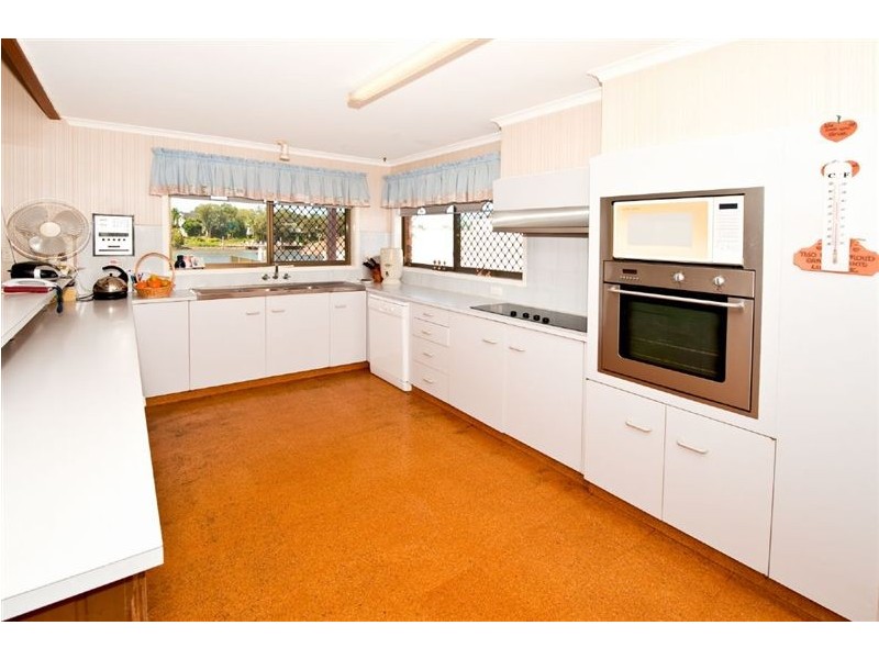 41 Conifer Crescent, Broadbeach Waters QLD 4218