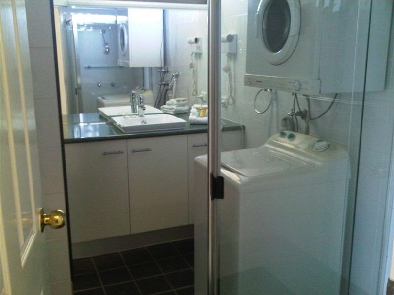 509/40 Surf Parade, Broadbeach QLD 4218