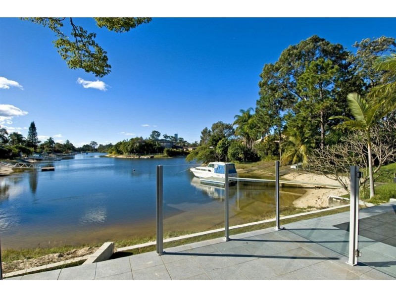 73 Rudd Court, Broadbeach Waters QLD 4218
