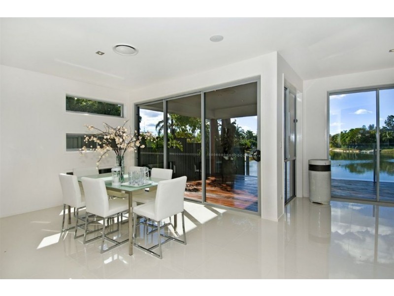 73 Rudd Court, Broadbeach Waters QLD 4218
