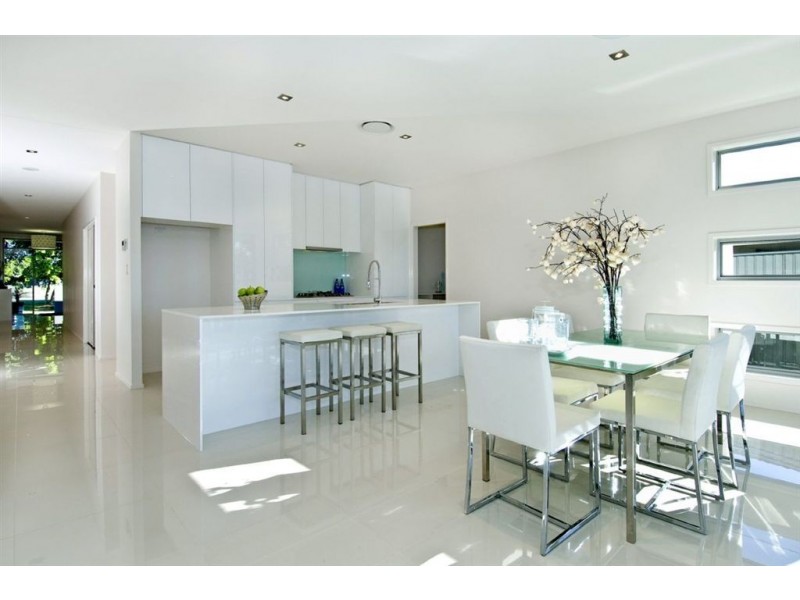 73 Rudd Court, Broadbeach Waters QLD 4218