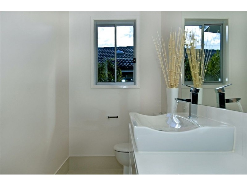 73 Rudd Court, Broadbeach Waters QLD 4218