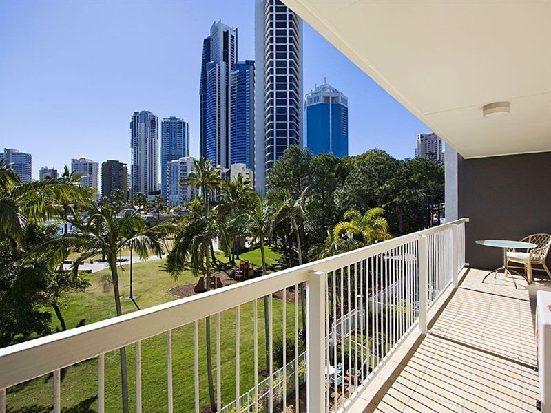 32/40 Watson Esplanade, Surfers Paradise QLD 4217