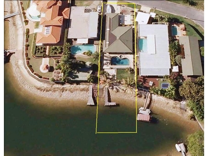 16 Sheridan Park, Broadbeach Waters QLD 4218